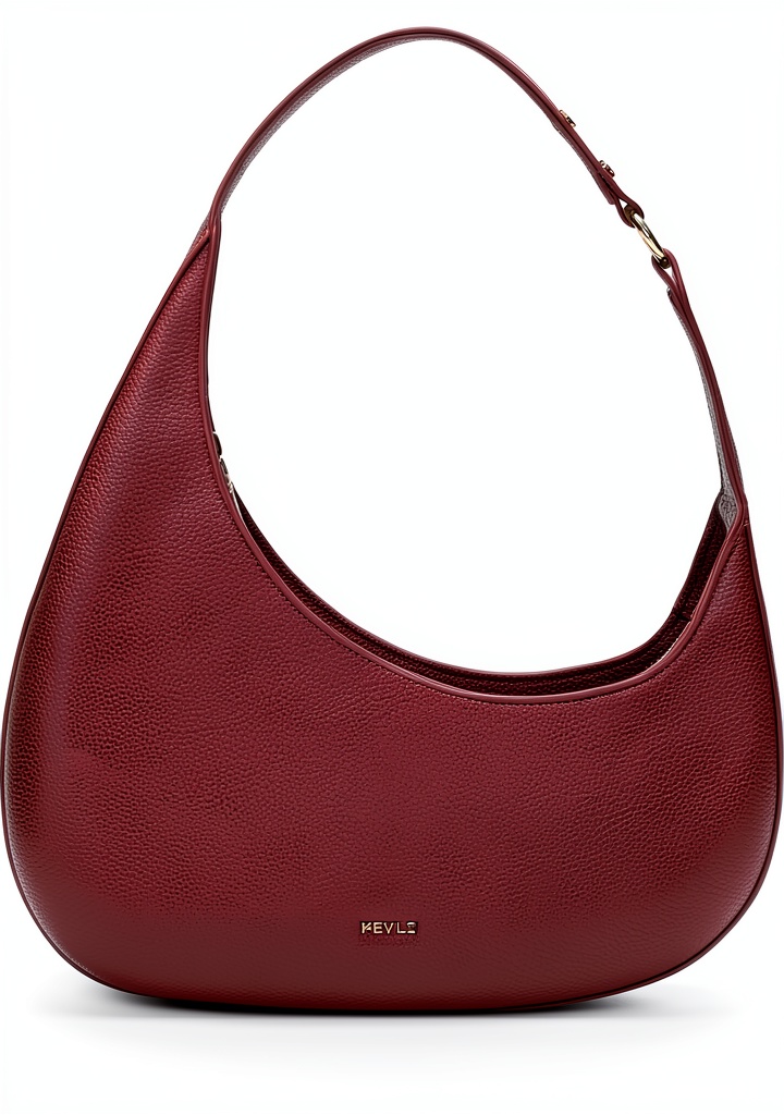 Keyli shoulder bag being carried on a city street